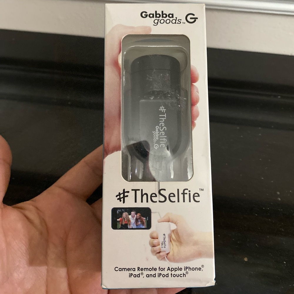 The selfie  Remote for Apple iPhone
